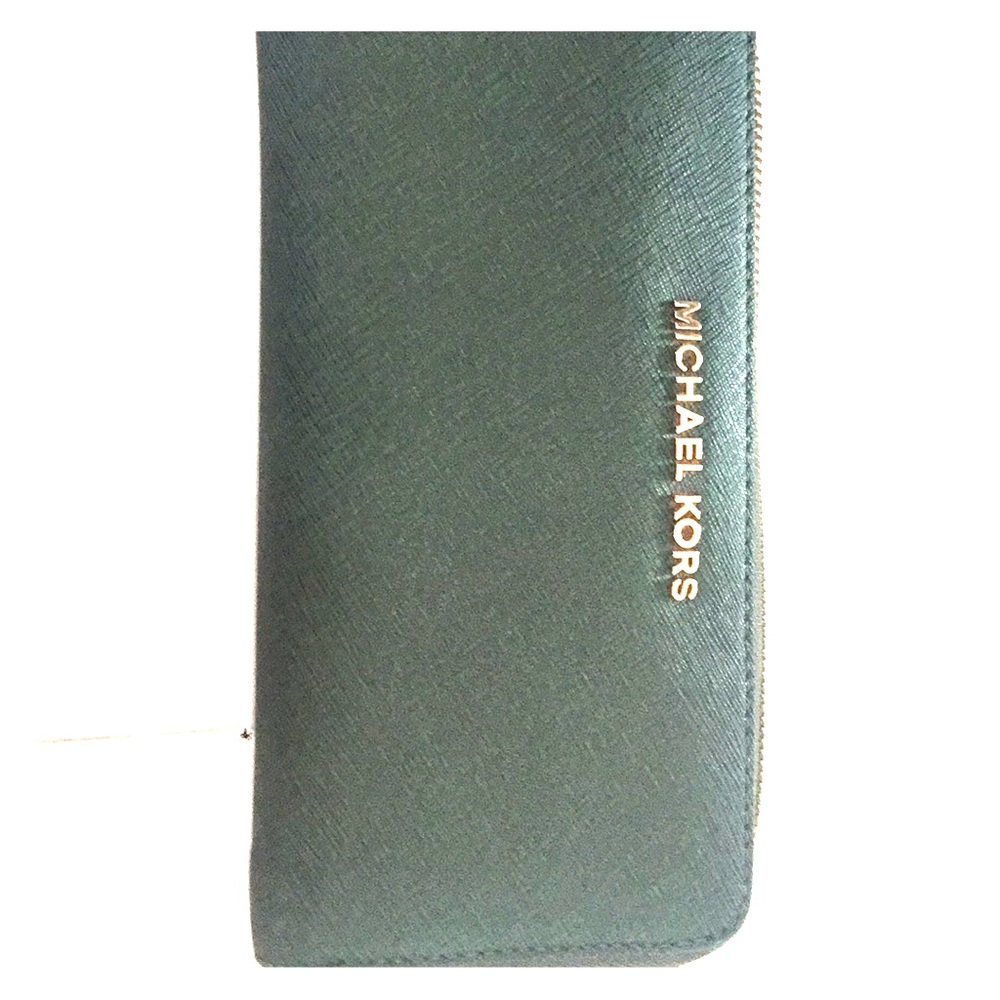Almost new!  Michael Kors wallet!!